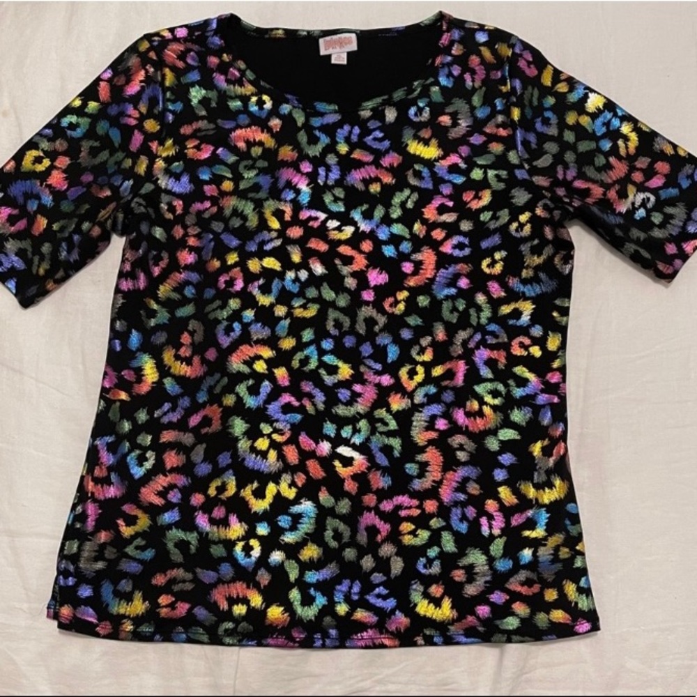 Rainbow 🌈 Lula Roe tshirt xl